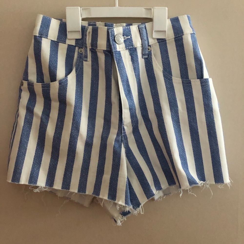 NWOT express high rise shorts
